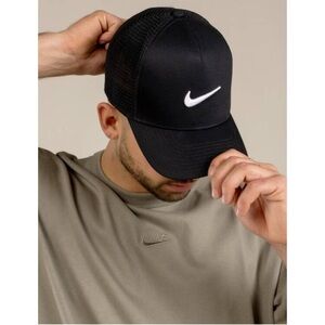 NWT Unisex Nike Rise Trucker Cap in Very Black ~ Size S/M